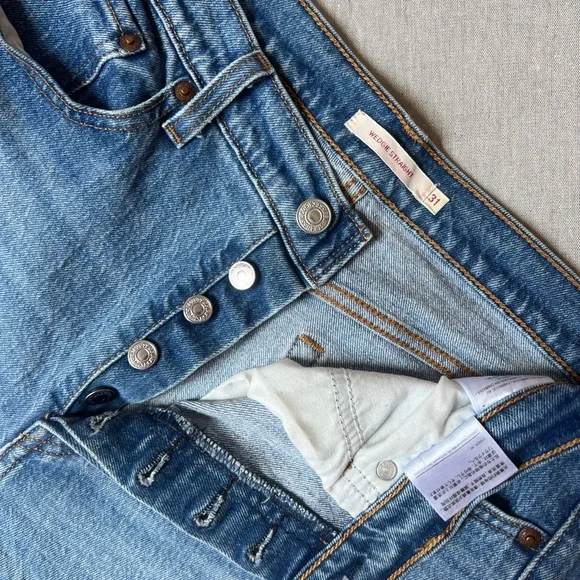 Levi’s Wedgie Straight Fit Jeans, size 31 - Picture 4 of 6